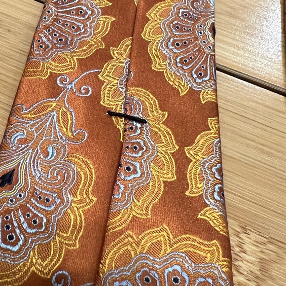 Ike Behar Orange and Pink Patterned Ties - Picture 8 of 9